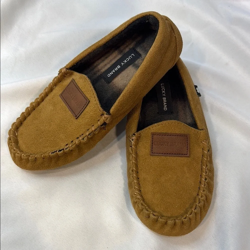 Lucky Brand Micro-Suede Moccasin Slippers, Camel/Tan color, Boys size 13-1, NWOT